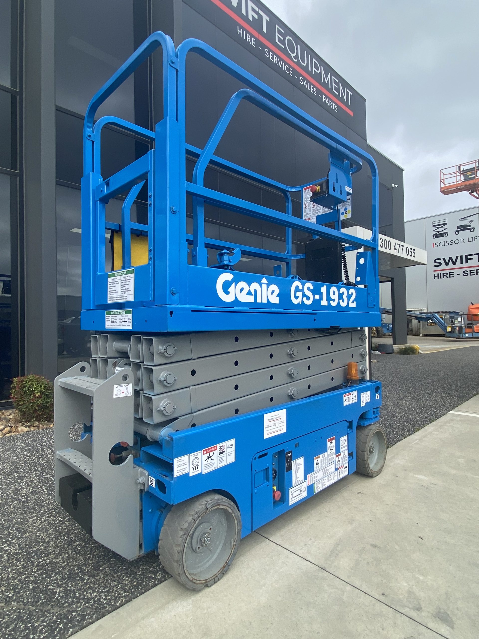 Genie GS1932 Electric Scissor Lift + 7x3 2T Trailer Package - Image 10