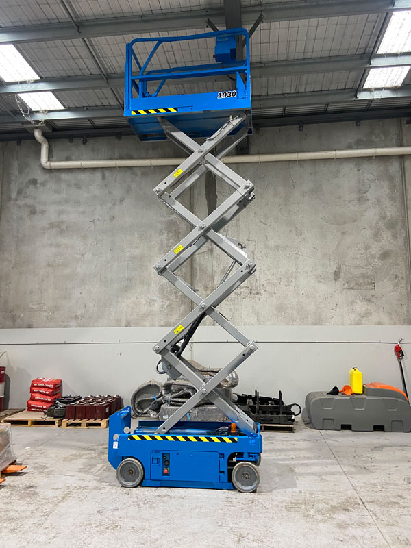 Genie GS1932 Electric Scissor Lift + 7x3 2T Trailer Package - Image 6
