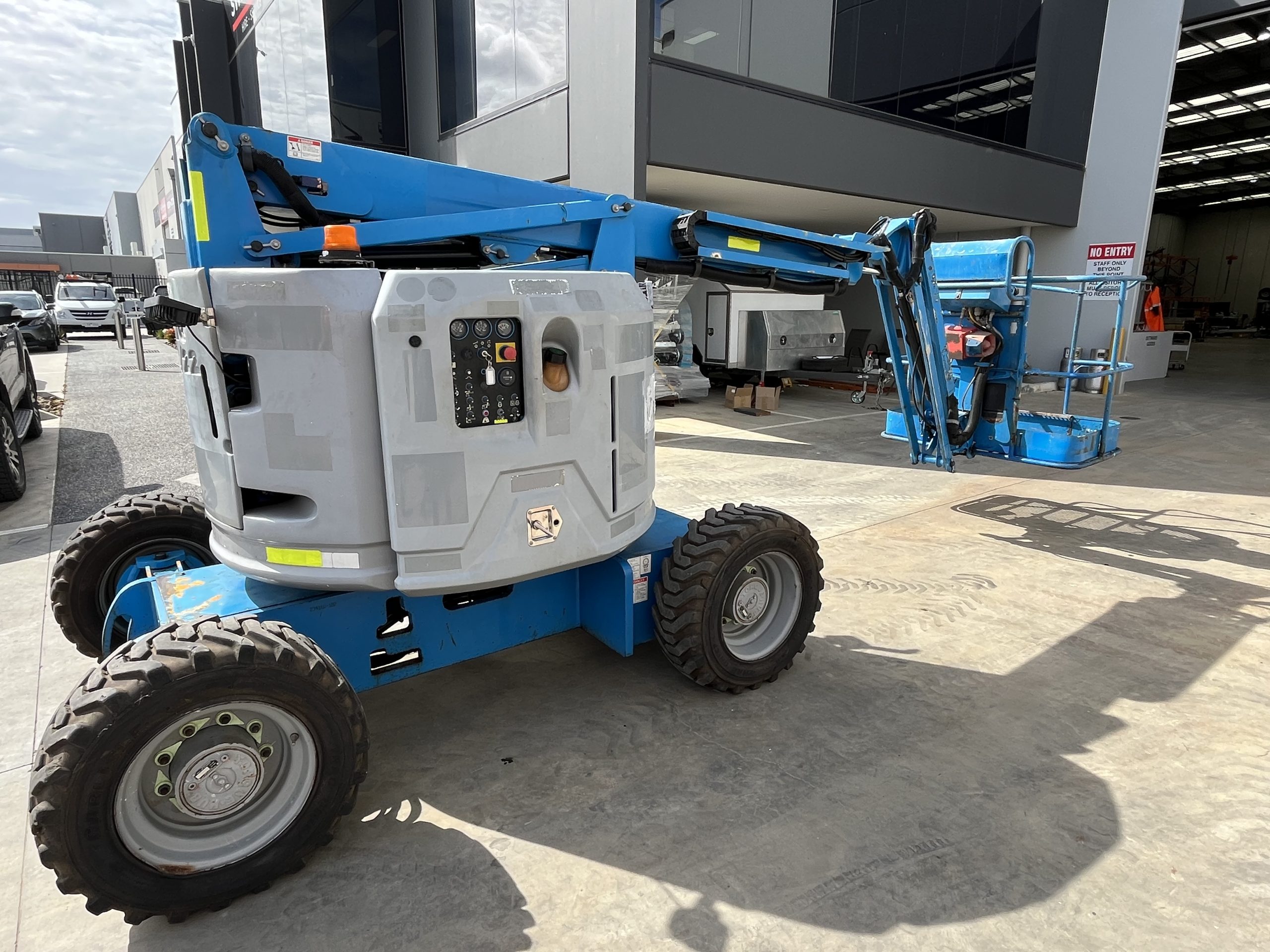 Genie Z34 Boom Lift 2016 Model - Image 6