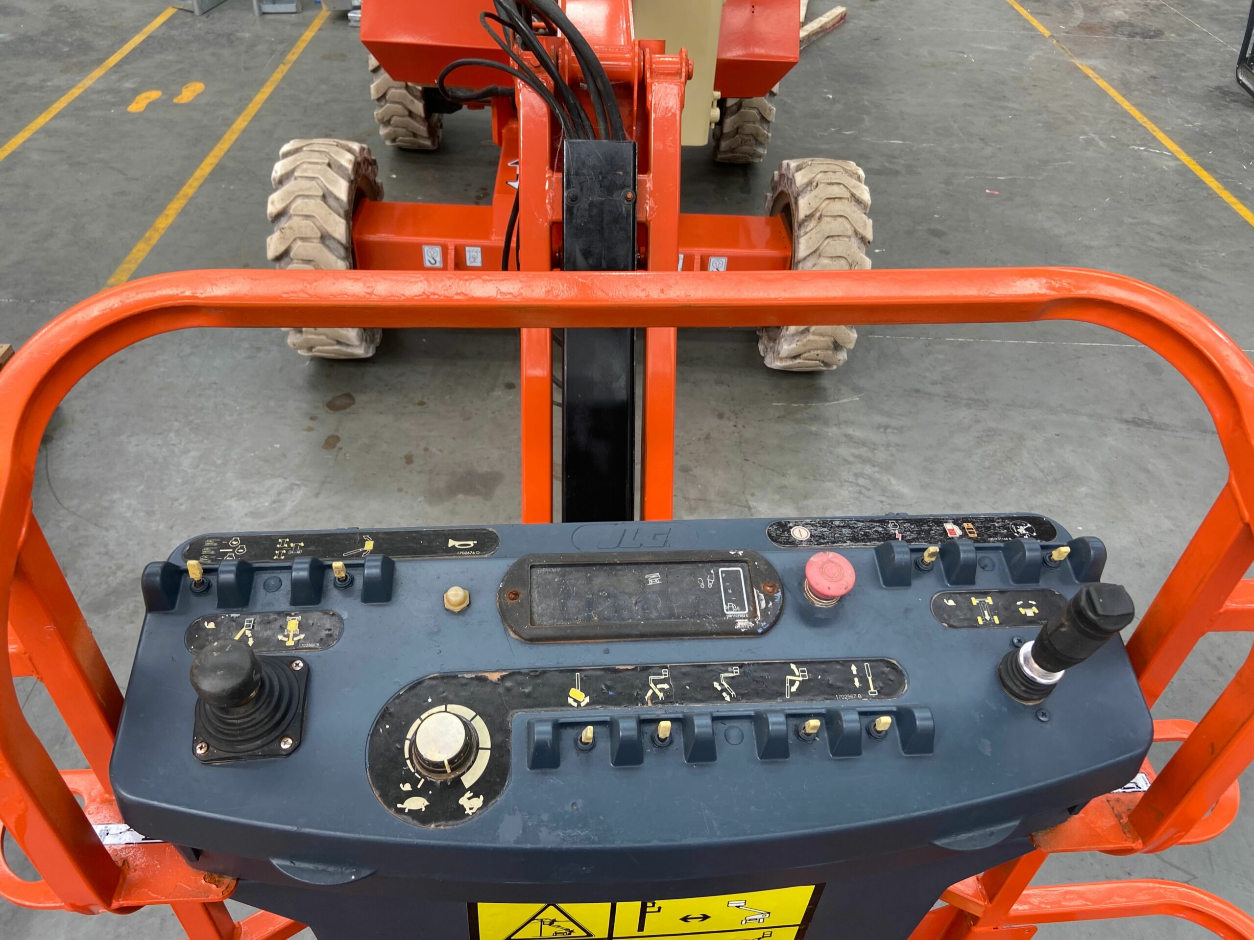 JLG 340AJ 34ft Boom Lift - Image 7