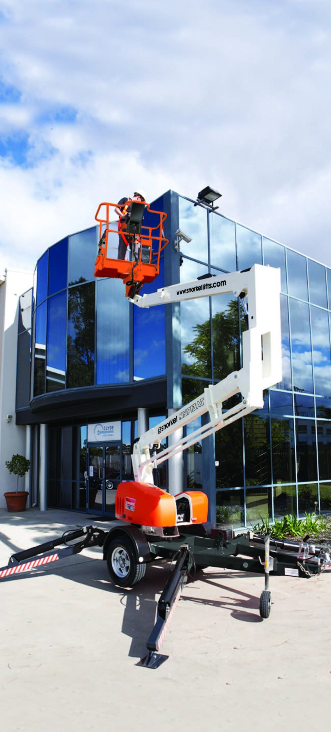 Snorkel MHP13AT 12m Telescopic Trailer Mounted Boom - Image 2