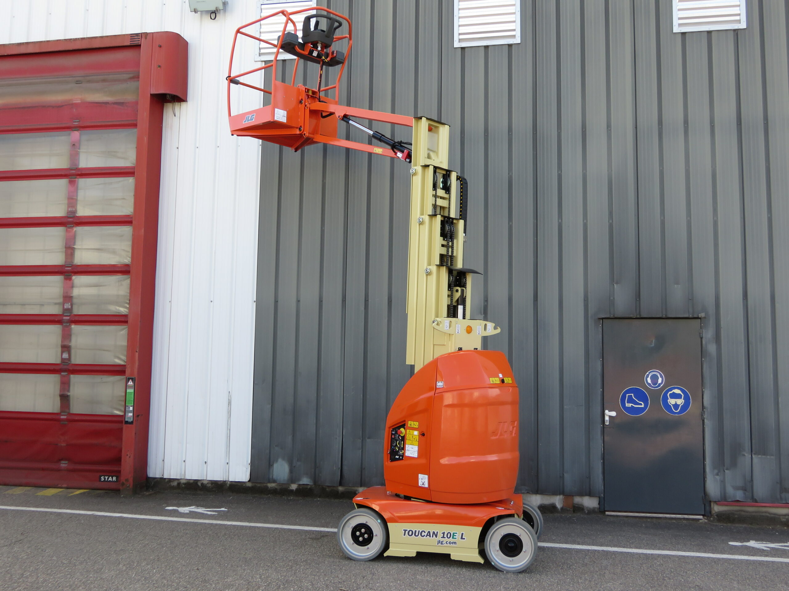 JLG Toucan T10E-L 11m Vertical Mast Boom - Image 7