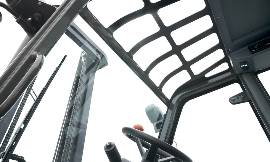 AUSA C251Hx4 2.5T Semi Closed Cont Mast Forklift - Image 8
