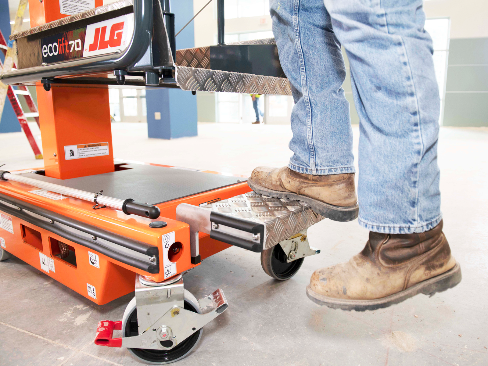 JLG Eco Lift 70 2.2m Non-Powered Vertical Lift - Image 3