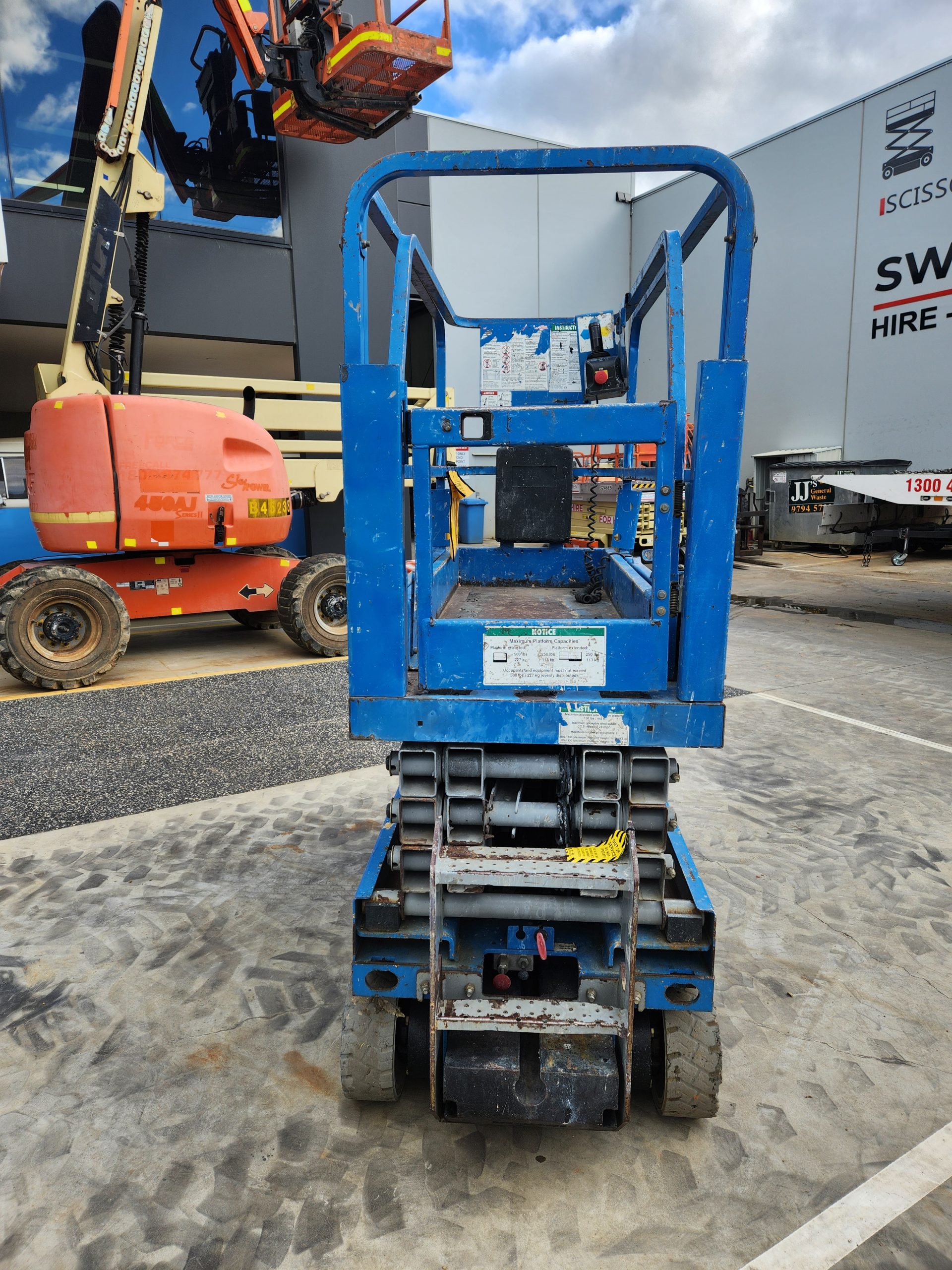 Genie GS1932 Electric Scissor Lift - 2008 - Image 3