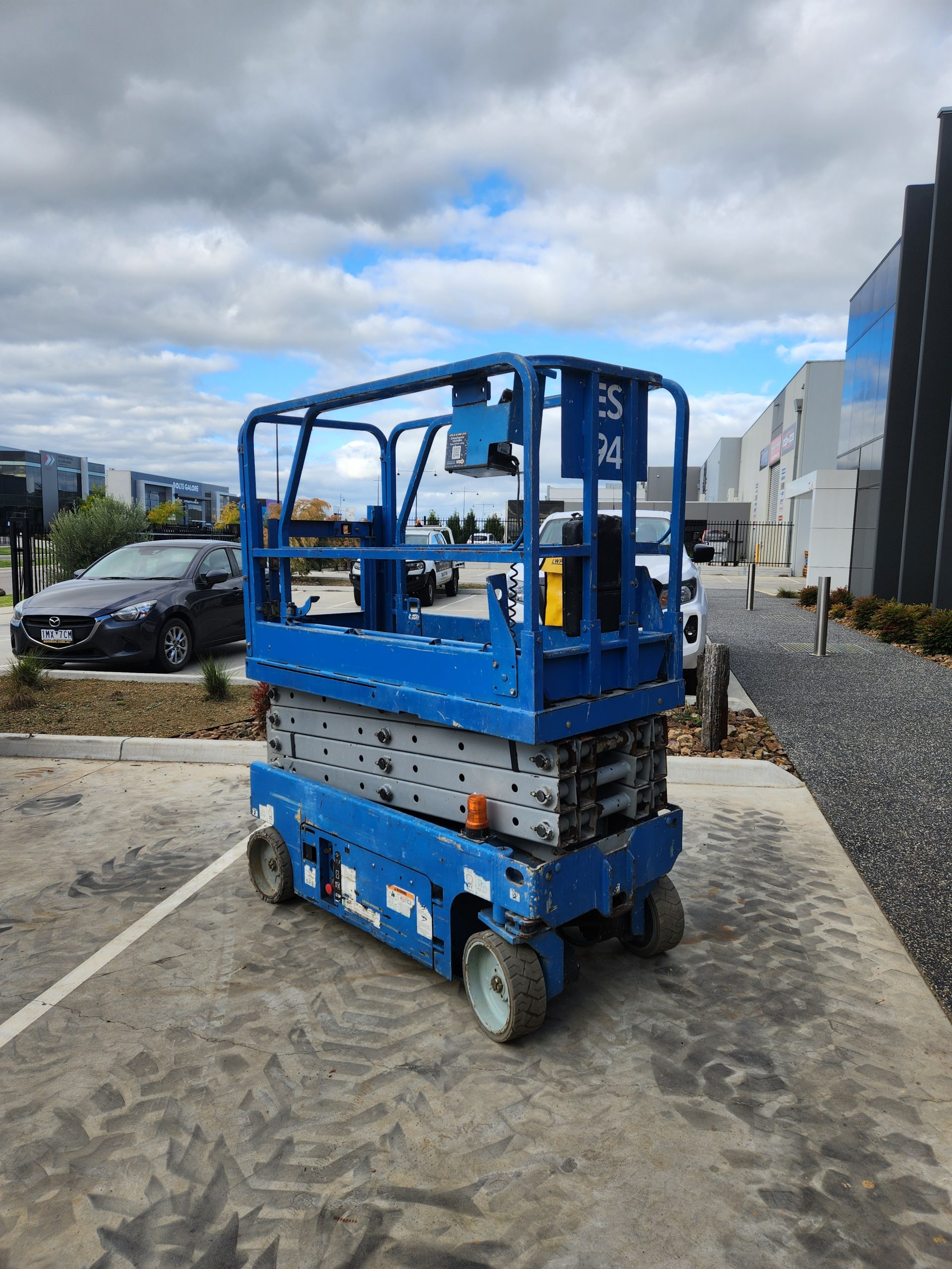 Genie GS1932 Electric Scissor Lift - 2008 - Image 2