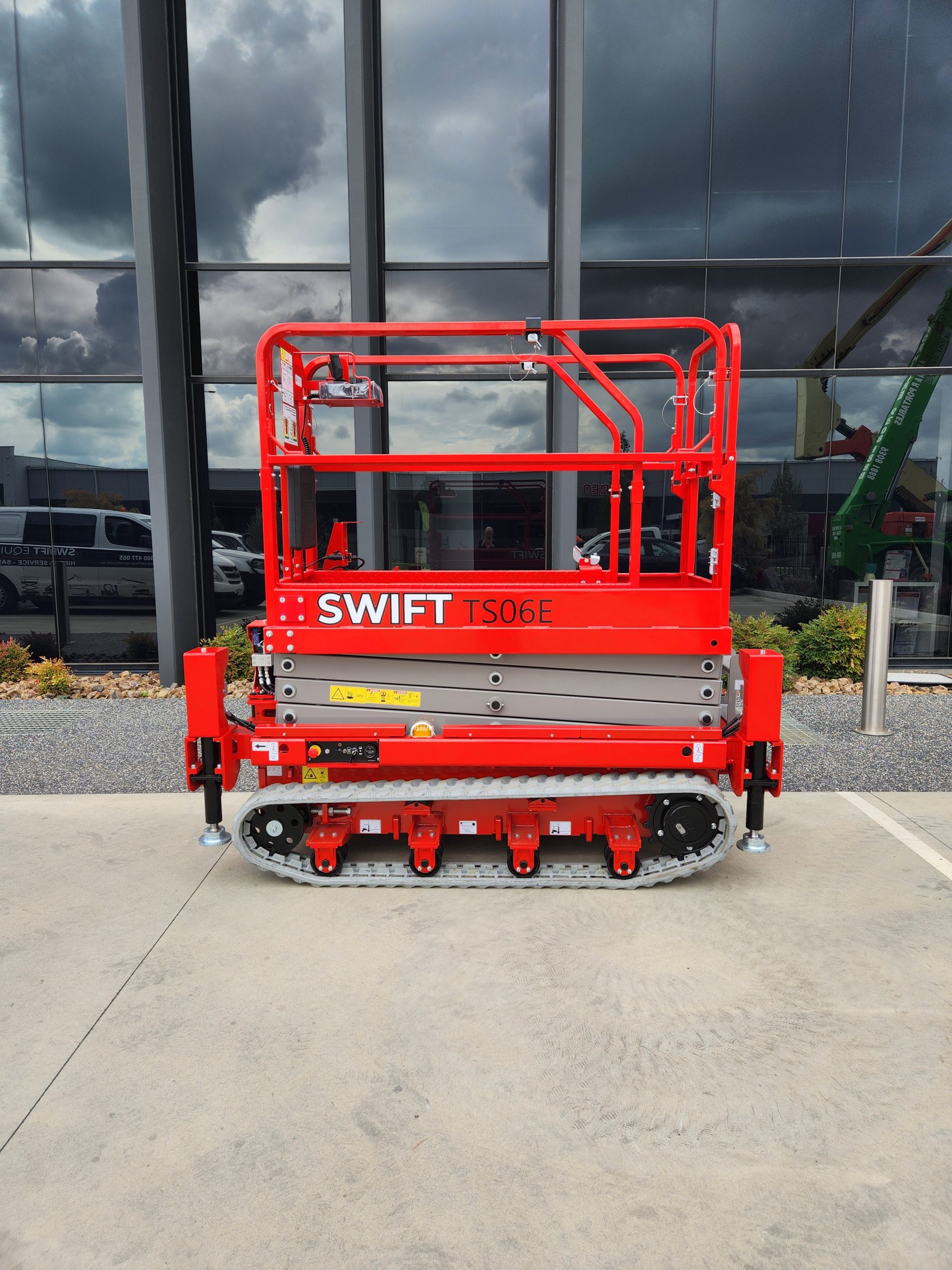 19 Tracked Scissor Lift Hire - Image 5