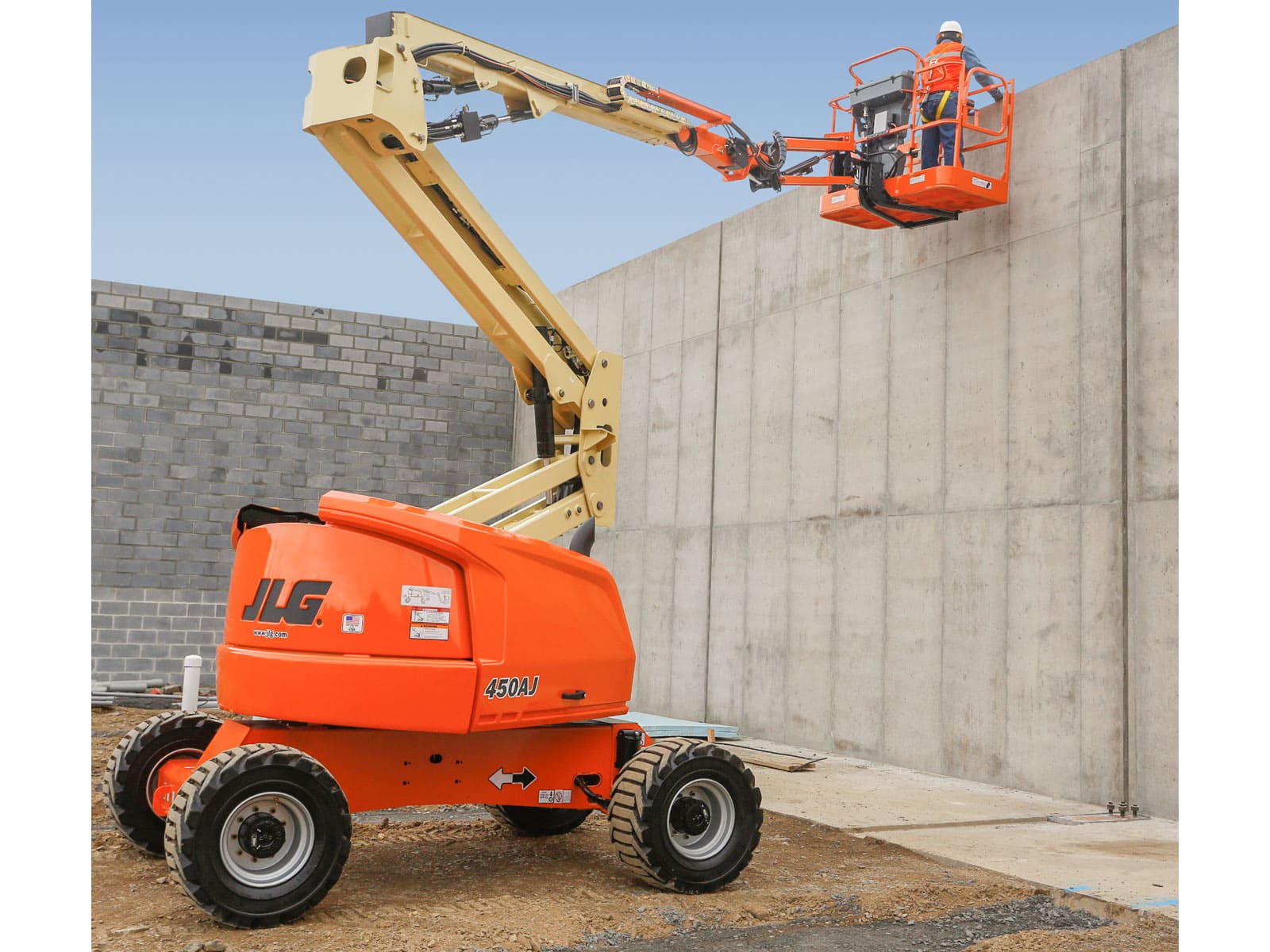 JLG 450AJ 45ft Articulating Boom Lift - Image 2