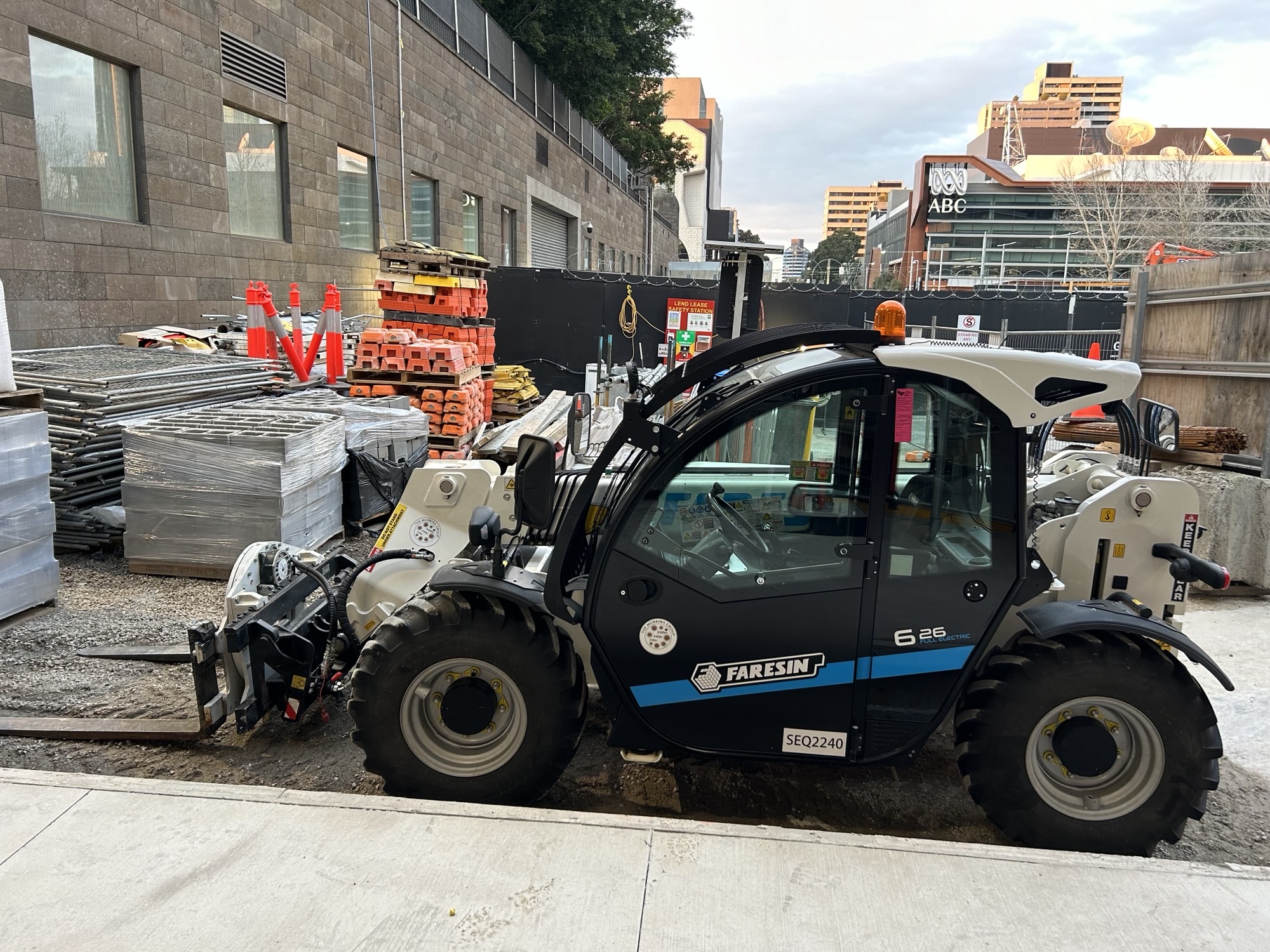 2.6T Electric Telehandler Hire - Image 4
