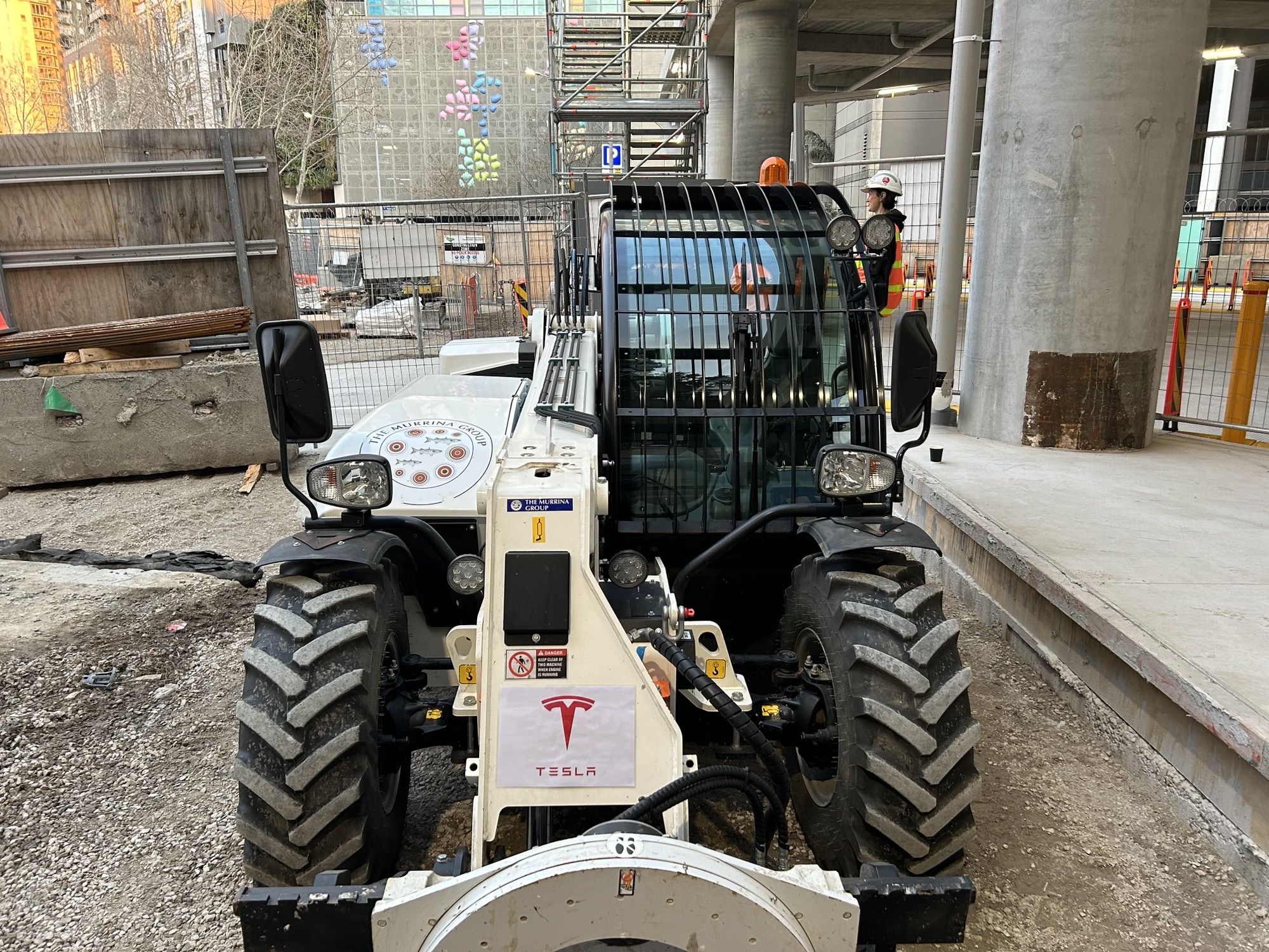 2.6T Electric Telehandler Hire - Image 3