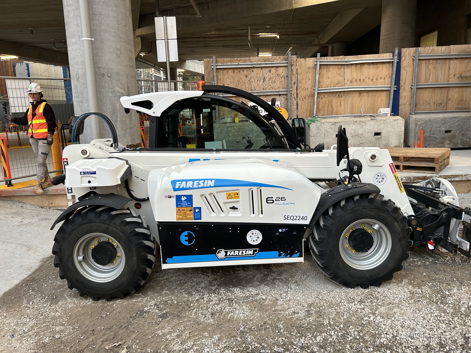 2.6T Electric Telehandler Hire - Image 2