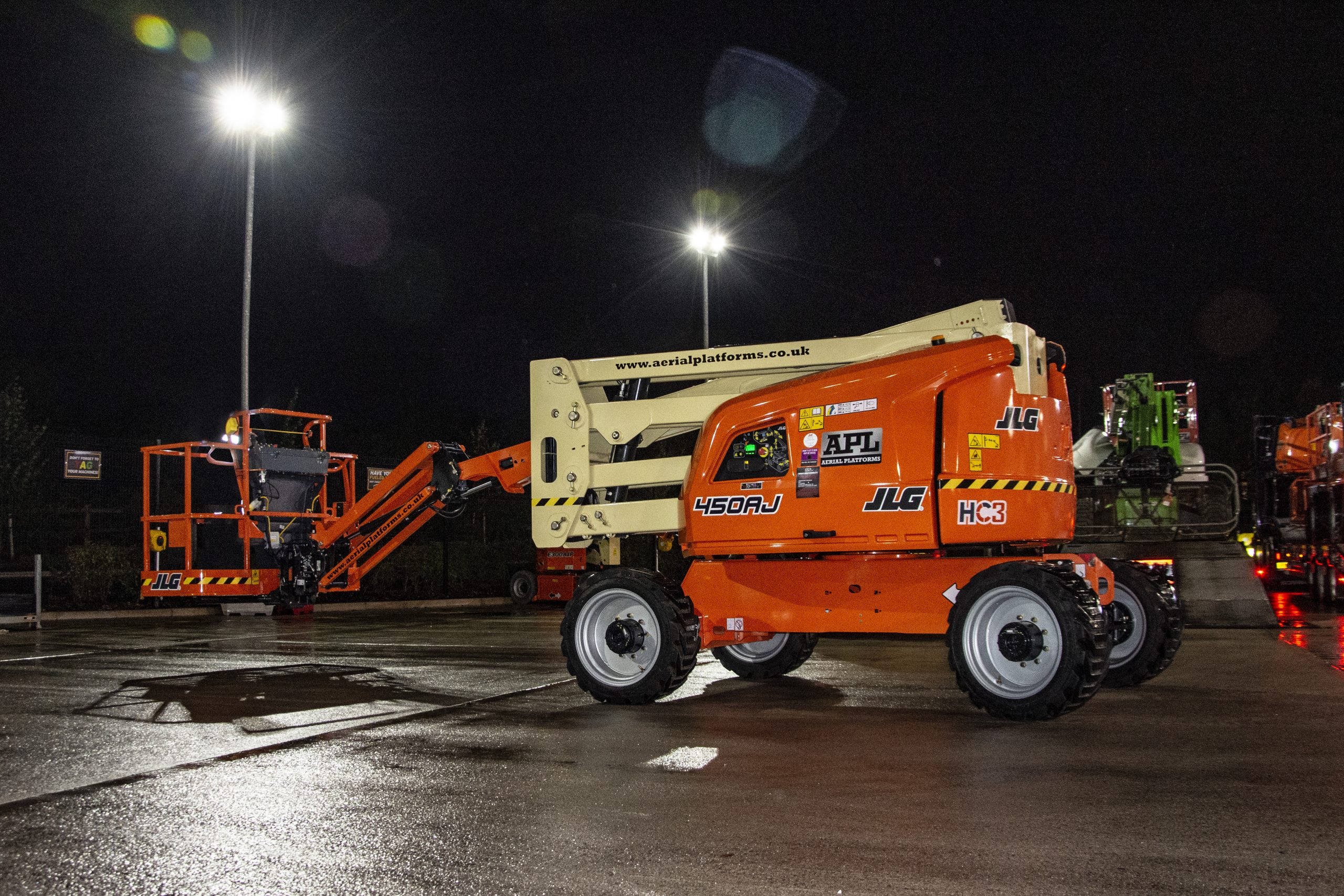 JLG 450AJ HC3 45ft Articulating Boom Lift (High Capacity) - Image 2