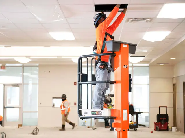 JLG Eco Lift 50 1.5m Non-Powered Vertical Lift - Image 2