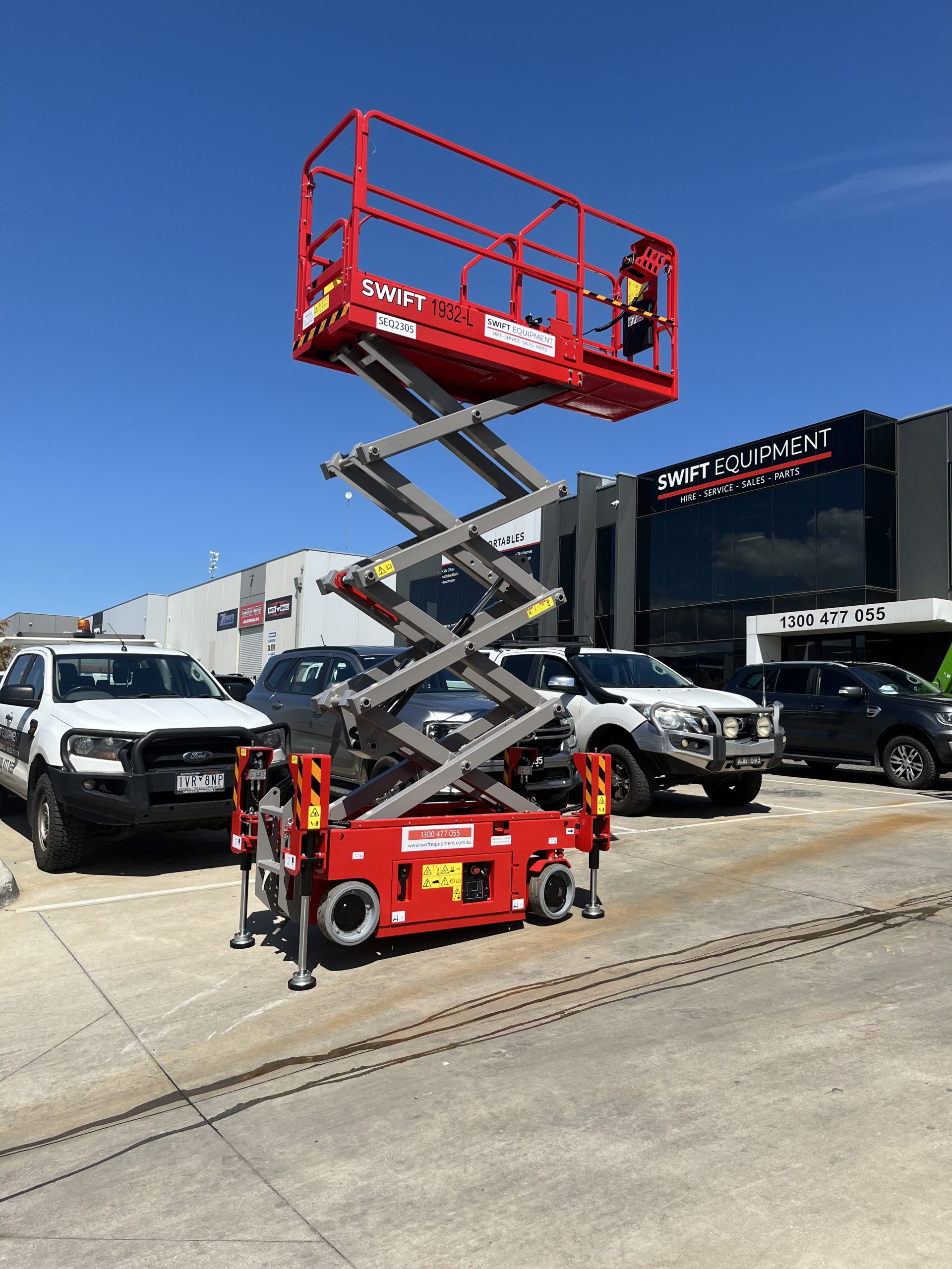 Swift 1932-L 19ft Wheeled Scissor Lift with Outriggers - Image 2