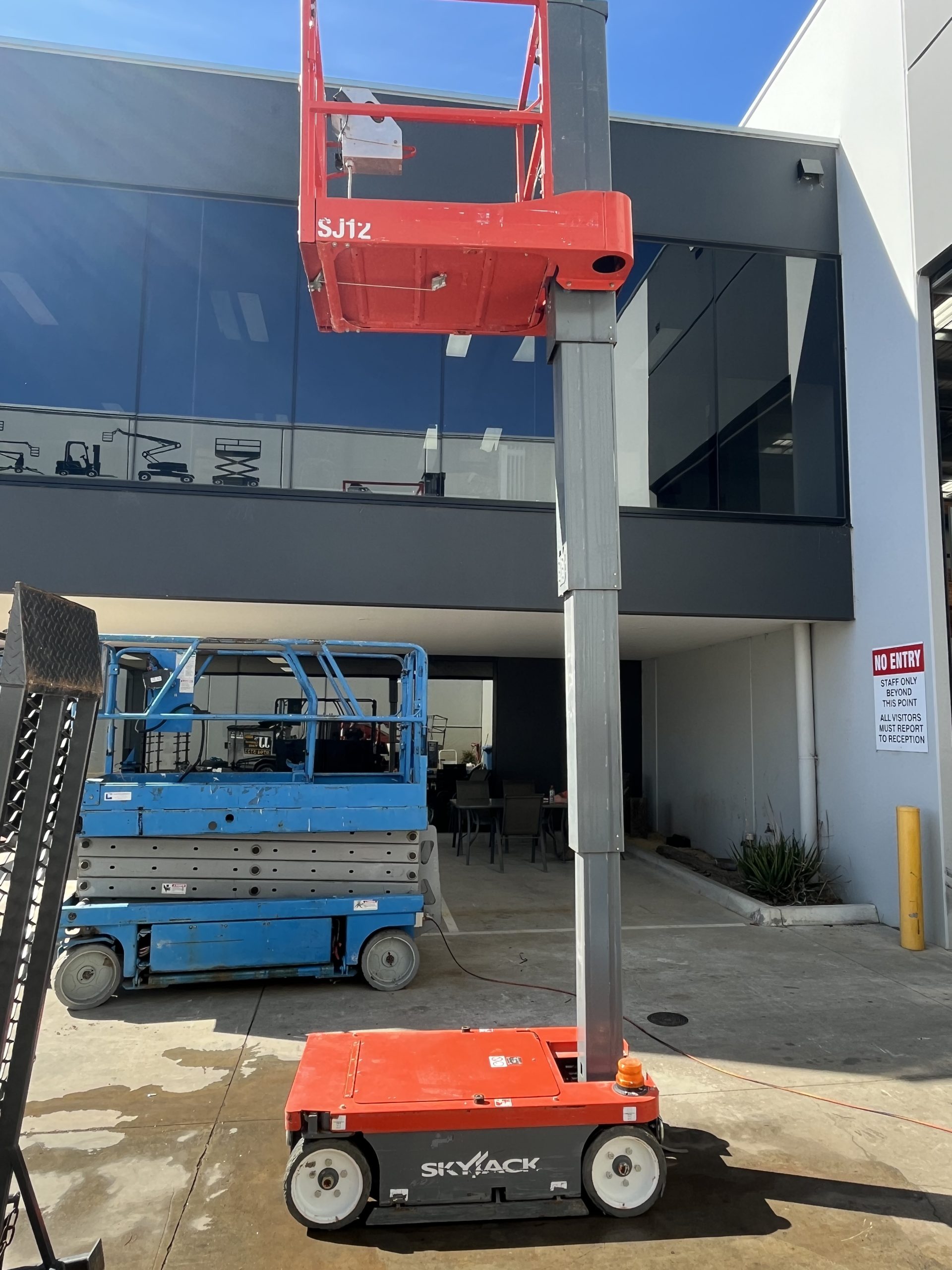 Used 2017 Skyjack SJ12 12ft Manlift/Stock Picker - Image 5